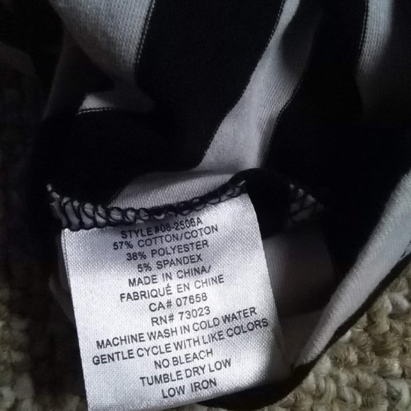 Diagonal Striped Pocket Top - Picture 4 of 6